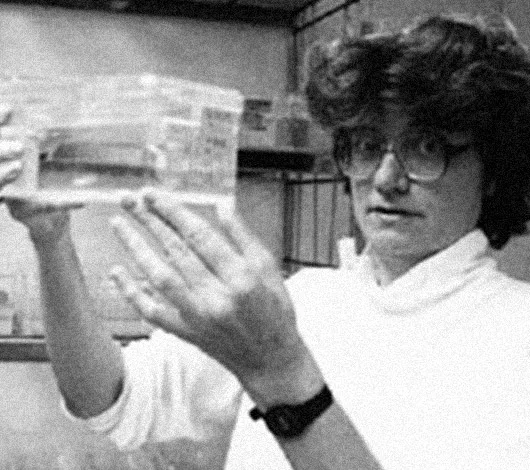 Photo of Nancy Hopkins at MIT lab